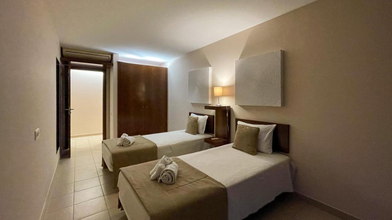 Herdade Dos Salgados,t3 8c-0c, Lagoas Apartamento